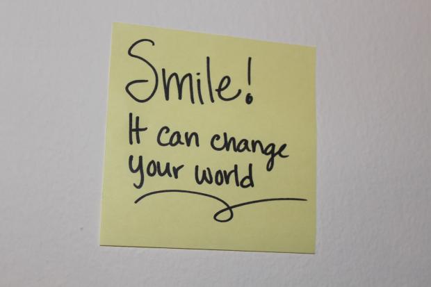 Teen Battles Cyberbullying with Positive Post-It Notes